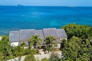 La Vida Villa: Waterfront View