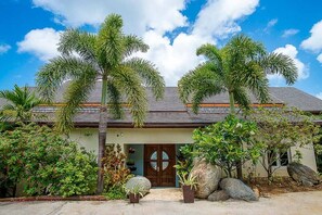 La Vida Villa: Front Facade