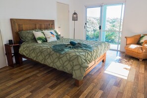 Bedroom with Queen Bed