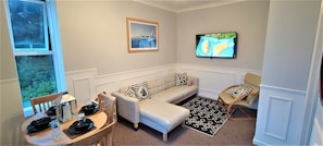 Captain's Lodge: Family Room
Looe, Cornwall, PL13