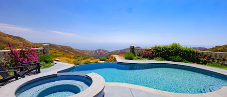 Private heated pool with Jacuzzi.  