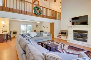 Living Room | Smart TV | Central Heating | Full Sleeper Sofa