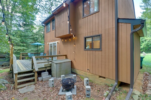 Tobyhanna Vacation Rental | 3BR | 2BA | 1,641 Sq Ft | Stairs Required