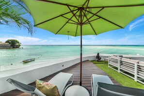 Lounge area