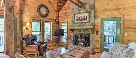 Brasstown Vacation Rental | 4BR | 4.5BA | 3,000 Sq Ft | Stairs Required