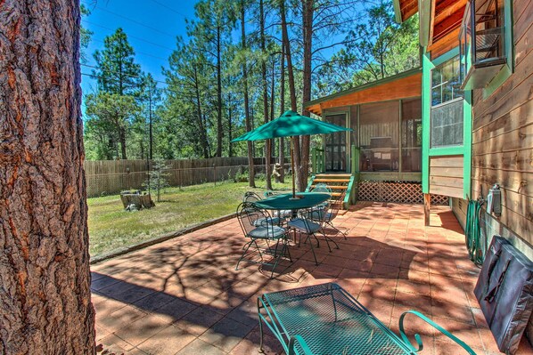 Lakeside Vacation Rental | 2,768 Sq Ft | 4BR | 2.5BA | 2 Small Steps to Enter