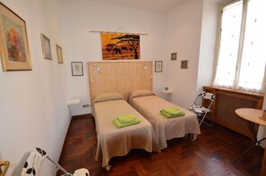 Second bedroom with two single beds