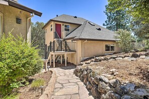 Exterior | Keyless Entry | Exterior Security Cameras | Free WiFi