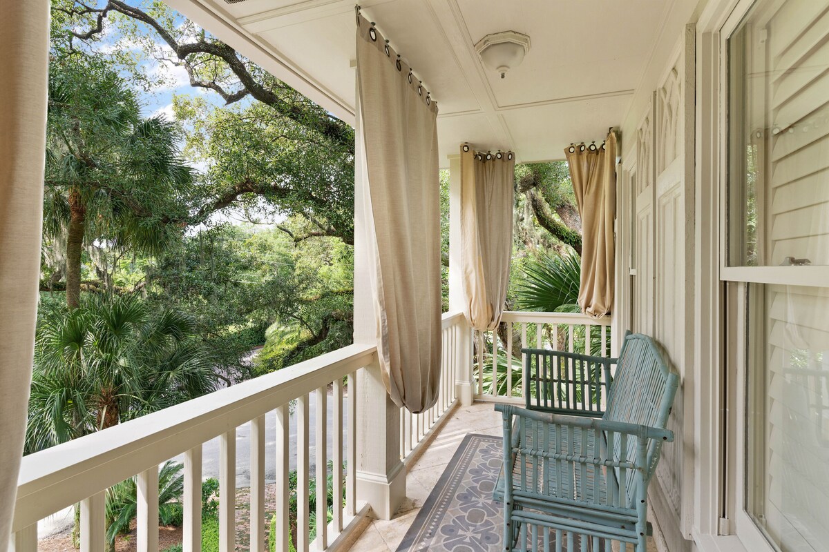 5 bedroom 5 1/2 bath beauty in King City Community
