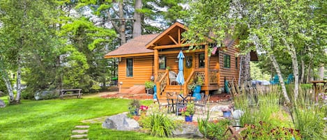 Minocqua Vacation Rental | 900 Sq Ft | 3BR | 1BA | Stairs Required