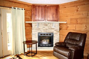 Nanook's Loggers Run - Indoor Fireplace