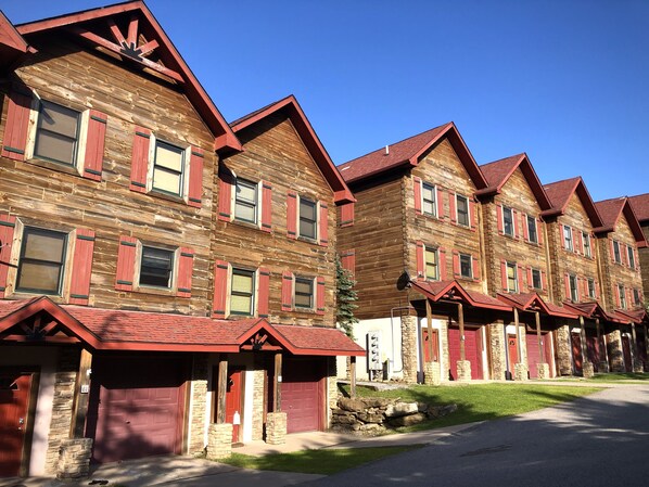 Nanook's Loggers Run - Townhome