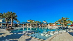 Beautiful 5 bed 4 bath townhome located in Windsor Island