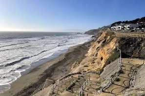 Well paved beach access right across the street from home