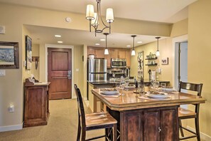 Dining & Kitchen Area | Open Floor Plan
