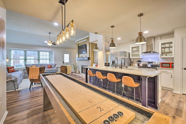 San Antonio Vacation Rental | 3BR | 2BA | 1,490 Sq Ft | Half Step to Enter