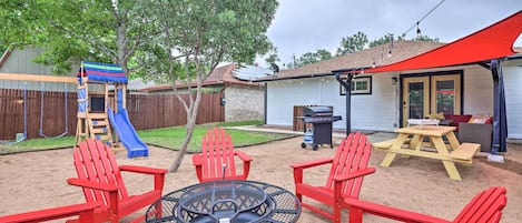 San Antonio Vacation Rental | 3BR | 2BA | 1,490 Sq Ft | Half Step to Enter