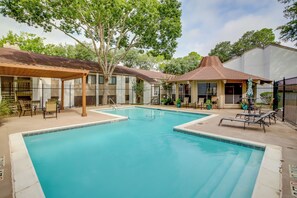 Community Outdoor Pool (Not Heated)