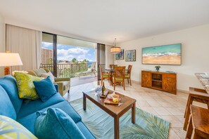 Kaanapali Shores 623 living area 1