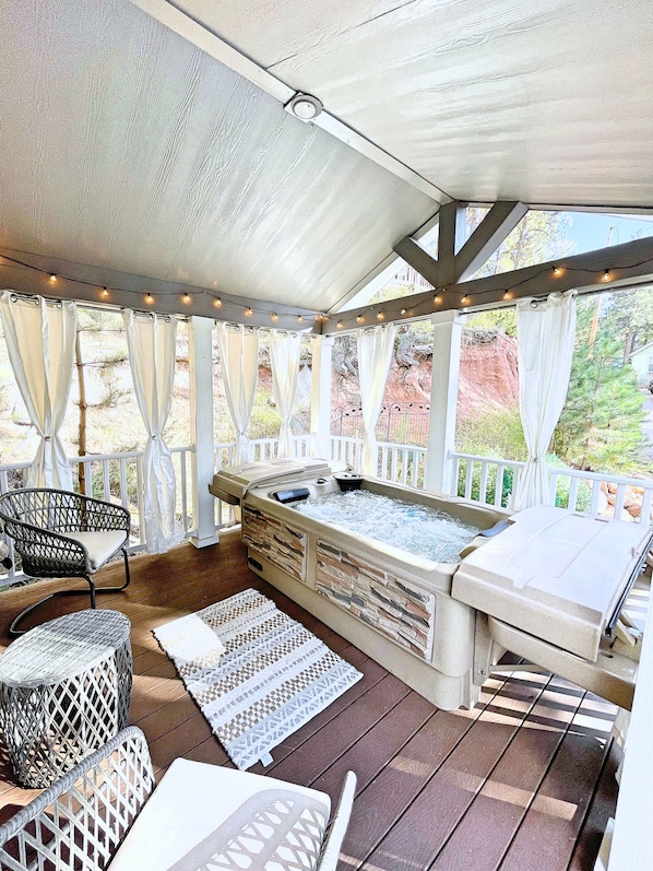 Bain à remous extérieur