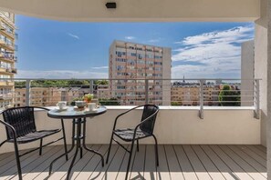 View from the apartment of the surrounding area. 