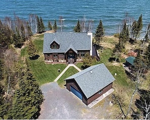 This is a spectacular spot, right on the shore of Lake Superior!