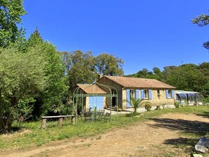 maison indépendante stationnement sur terrain cloturé  U Nuciolu haute corse