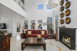 The immediate view as you enter the Home. Open Floor plan and seating accommodations throughout!