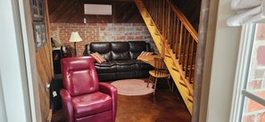 Sitting area as you walk in the door