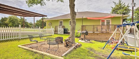 Brenham Vacation Rental | 3BR | 2BA | 1,700 Sq Ft | 5 Steps to Access