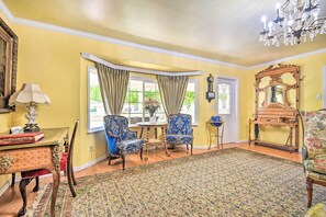 Living Room | Antique Interior