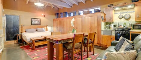 Santa Fe Vacation Rental | Studio | 1BA | 450 Sq Ft | Step-Free Access