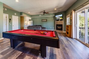Surf-or-Sound-Realty-1063-Its-all-good-Game-room-1