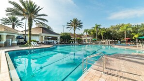 Beautiful 4 bed 3 bath villa located in Windsor Palms Resort