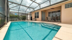 Beautiful 4 bed 3 bath villa located in Windsor Palms Resort