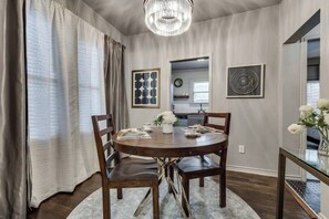 Dining room.