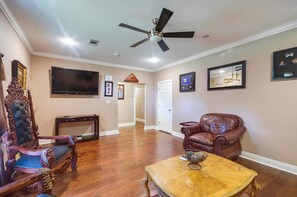 Living Room | Smart TV