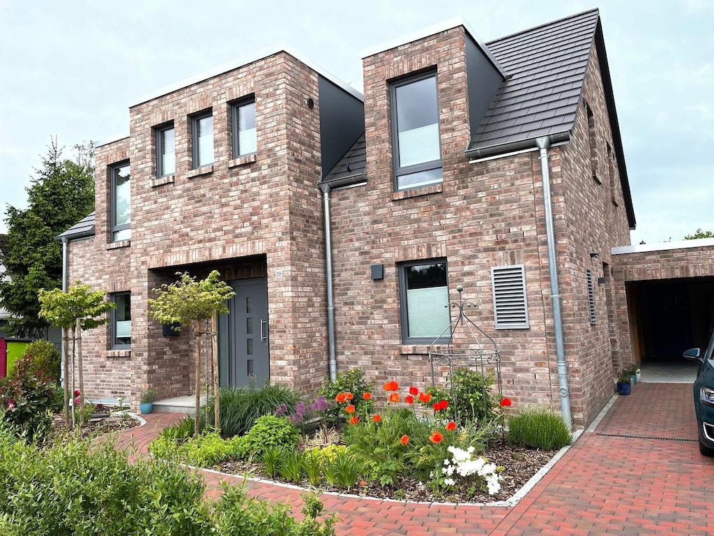 Moderne Ferienwohnung mit großer Terrasse und Garten bei Hamburg