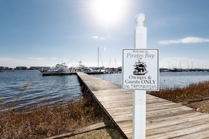 Pirates Bay Marina