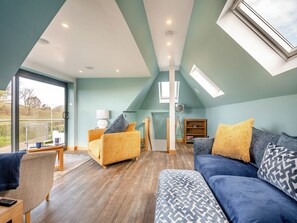 Living room | Blodfryn, Bryn Pydew, near Llandudno