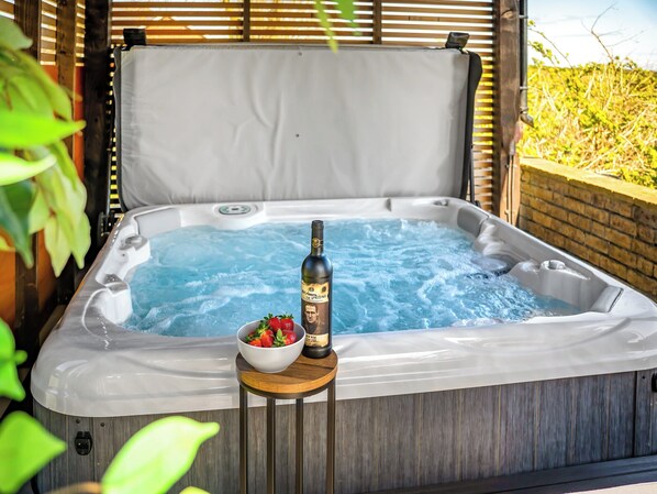 Bain à remous extérieur