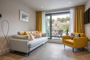 Living Room / Lounge