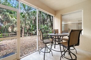 Enclosed Patio with Outdoor Dining