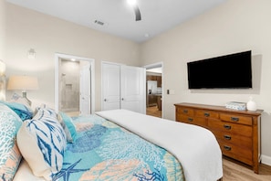 Master Bedroom with Ensuite
King Bed , Smart tv