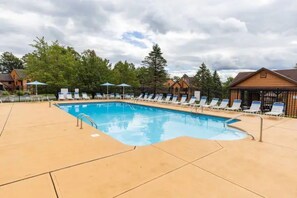 Communal Pool - 2 minute walk