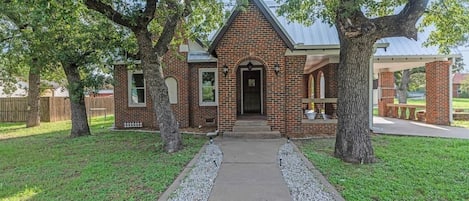 Charming, tudor style home