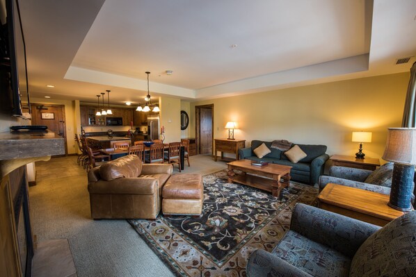 Welcome to your gorgeous and elegant condo in Crested Butte!