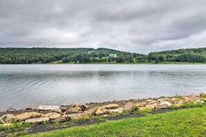 Outdoor Space | Kayak Rentals | Alpine Lake Access