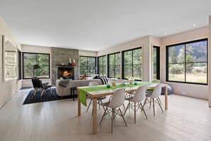 Dining / Living Room