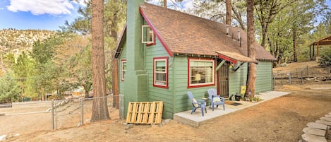 Wrightwood Vacation Rental | 3BR | 1BA | 612 Sq Ft | 1 Step Required